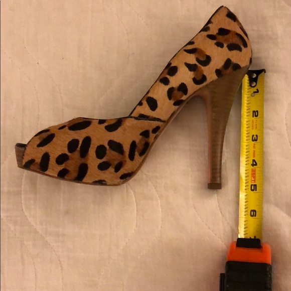 Steve Madden Leopard heels - Picture 2 of 6